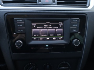 Skoda Rapid II Liftback Facelifting 1.6 TDI CR 115KM 2017 Skoda Rapid Spaceback 1.6 TDI, Salon Polska, zdjęcie 15