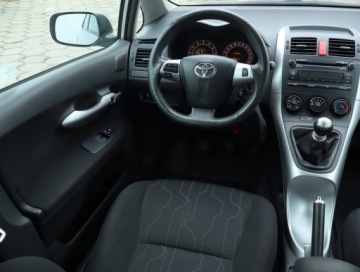 Toyota Auris II Hatchback 5d Dual VVT-i 100 99KM 2013 Toyota Auris 1.3 Dual VVT-i, Salon Polska, GAZ, zdjęcie 6