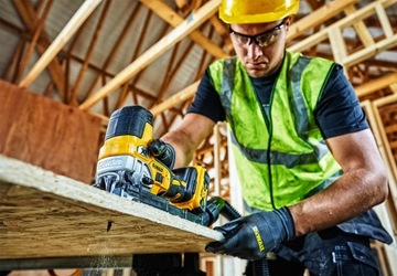 Лобзик 18V XR 135мм DEWALT 2 аккумулятор 5Ач DCS335P2