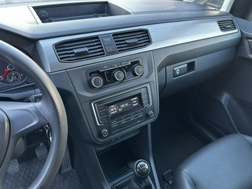 Volkswagen Caddy IV Kombi Maxi 2.0 TDI SCR BlueMotion Technology 102KM 2018 Volkswagen Caddy 2.0 TDI Maxi 7-osobowy Model 2019, zdjęcie 16