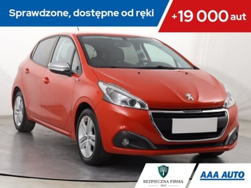 Peugeot 208 I Hatchback 5d Facelifting 1.2 PureTech 82KM 2016 Peugeot 208 1.2 PureTech, Salon Polska
