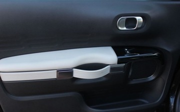 Citroen C4 Cactus Crossover Facelifting 1.2 PureTech 131KM 2018 Citroen C4 Cactus Shine Salon PL Od RiA 1.2 Benzyna 130KM, zdjęcie 17