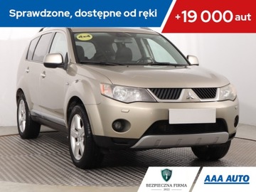 Mitsubishi Outlander II 2.0 DID DOHC 140KM 2008 Mitsubishi Outlander 2.0 DI-D, Salon Polska
