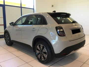 Fiat 2025 FIAT 600 Icon 1.2 Turbo Hybrid eDCT Hatchback 110KM 2025, zdjęcie 3