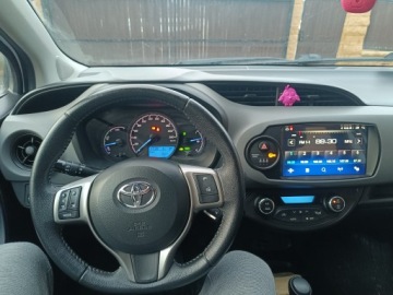 Toyota Yaris III Hatchback 5d Facelifting 2017 1.5 Hybrid 100KM 2018 Toyota Yaris hybrid 2018 po serwisie bezwypadkowy Salon PL Serwis, zdjęcie 9