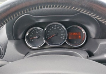 Dacia Duster I SUV Facelifting 1.2 TCe (Euro 6) 125KM 2016 Dacia Duster 1.2 TCe Outdoor 2016 1.2 Benzyna 125KM, zdjęcie 10