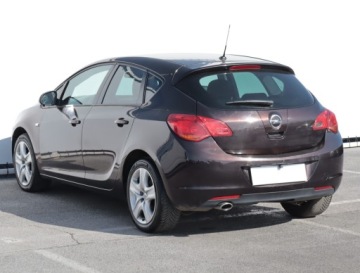 Opel Astra J Hatchback 5d 1.4 Turbo ECOTEC 120KM 2012 Opel Astra 1.4 T, Klima, Tempomat, Parktronic, zdjęcie 3