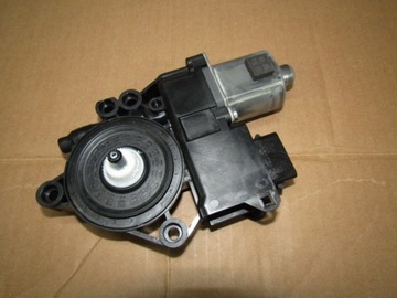 KIA CEED III SILNICZEK SZYBY DRZWI PRZOD prawy 82460-J7015