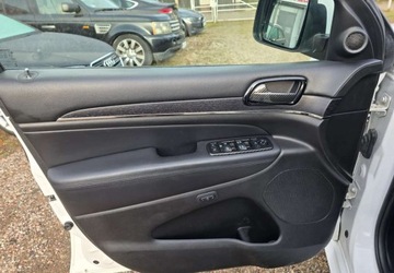 Jeep Grand Cherokee IV Terenowy Facelifting 2016 5.7 352KM 2019 Jeep Grand Cherokee Jeep Grand Cherokee 5.7 V8 HEMI 4WD Automatik Overland, zdjęcie 29