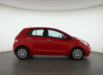 Toyota Yaris III Hatchback 5d 1.33 Dual VVT-i 99KM 2011 Toyota Yaris 1.33 Dual VVT-i, Salon Polska, zdjęcie 5