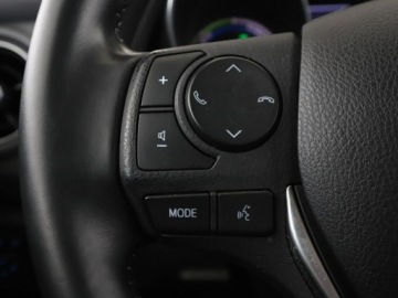 Toyota Auris II Hatchback 5d Facelifting 1.8 Hybrid 136KM 2017 Toyota Auris navi kamera grzane fotele tempomat, zdjęcie 31