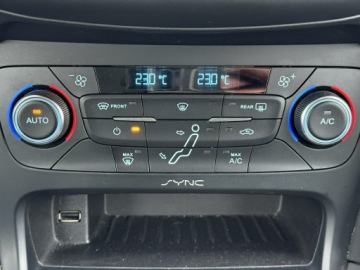 Ford Focus III Kombi Facelifting 1.6 TDCi 115KM 2015 Ford Focus 1.6 TDCi 8V 115KM 2015r Salon PL, zdjęcie 19