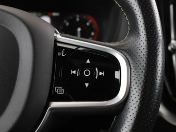 Volvo XC60 II Crossover D4 190KM 2018 Volvo XC 60 GRATIS! Pakiet Serwisowy o wartości, zdjęcie 31