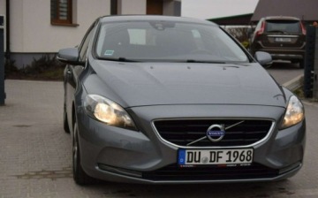 Volvo V40 II Cross Country D2 115KM 2015 Volvo V40 1.6D 2015r Navi Klima Tempomat Hak Sprowadzony 1.6 Diesel, zdjęcie 3