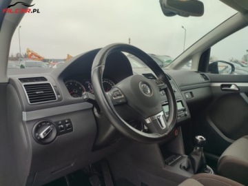 Volkswagen Touran II 1.4 TSI 140KM 2013 Volkswagen Touran GWARANCJA 7-Osobowy ZNIKOMY PRZEBIEG Mozliwa zamiana Raty, zdjęcie 6