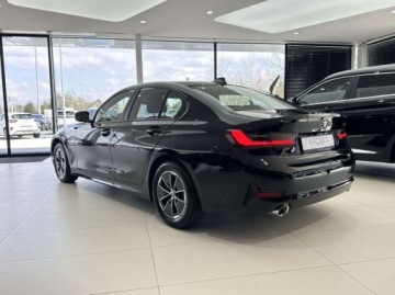 BMW Seria 3 G20-G21 Limuzyna 2.0 318i 156KM 2022 BMW Seria 3 318i Advantage Kamera cofania LED 3 stref. klimatyzacja, zdjęcie 1