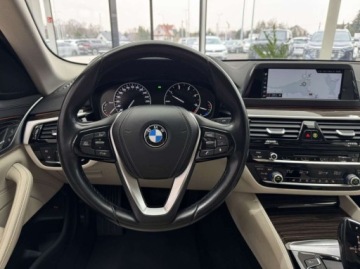 BMW Seria 5 G30-G31 Limuzyna 520d 190KM 2019 BMW Seria 5 520d xDrive Luxury Line Kamera cofania Nawigacja Salon Pols, zdjęcie 13