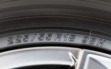 Lexus LBX 1.5 Hybrid 136KM 2024 Lexus LBX 1.5 Hybrid Elegant 1.5 Hybryda 136KM, zdjęcie 32