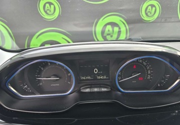 Peugeot 2008 I SUV 1.2 VTi 82KM 2014 Peugeot 2008 Serwisowany benzyna panoramiczny dach 1.2 Benzyna 83KM, zdjęcie 20