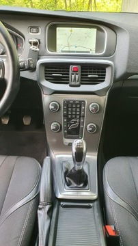 Volvo V40 II Hatchback 2.0 D2 DRIVE-E 120KM 2015 Volvo V40 2.0 D2 120KM # Momentum # Navi #, zdjęcie 19