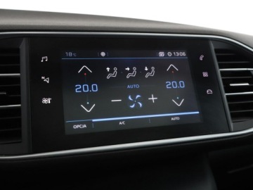Peugeot 308 II Hatchback Facelifting 1.2 PureTech 130KM 2018 Peugeot 308 Allure automat panorama, zdjęcie 24