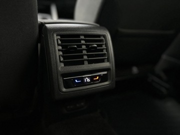 Volkswagen Golf VIII Variant 1.5 eTSI 150KM 2022 Volkswagen Golf Style| Masaż + pamięć | Navi | Pod, zdjęcie 18