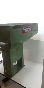 Небольшой стальной вибрационный питатель