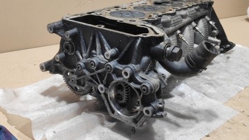 HLAVA LEVÝ HŘÍDELE VAČKA SACÍ/ZBĚRNÉ VÝFUKOVÝ 4.4D RANGE ROVER L405
