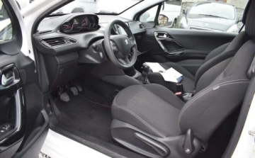 Peugeot 208 I Hatchback 5d Facelifting 1.6 BlueHDi 75KM 2018 Peugeot 208 Peugeot 208 1.6 BlueHDI Tablet, Klima 1.6 Diesel 75KM, zdjęcie 4