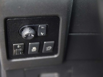 Nissan Qashqai I Crossover Facelifting  1.6 117KM 2012 Nissan Qashqai2 1.6 benzyna 117 KM Panorama 7mio osobowy Nawigacja Alufelg, zdjęcie 18