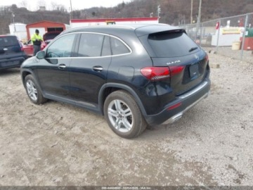 Mercedes GLA II 2021 Mercedes-Benz GLA 2021 r., 2,0L 250 4MATIC 2.0 Benzyna 221KM, zdjęcie 3