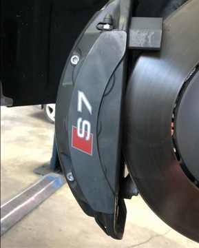 НАКЛЕЙКА AUDI S7 НА ТОРМОЗНОМ СУППОРТЕ, ПЕРЕДНЯЯ РАМКА