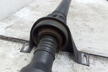 HŘÍDEL HNACÍ MERCEDES-BENZ C (W204) A2046506 2.15L DIESEL 100KW 2009