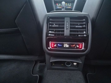 Volkswagen Arteon Fastback Facelifting 2.0 TSI 190KM 2023 Volkswagen Arteon 2.0TSI 190KM R-Line DSG FV23 DCC skory Nappa Hak Pakiety, zdjęcie 31