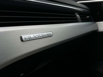 Audi A4 B9 Limousine Facelifting 2.0 40 TFSI 204KM 2022 Audi A4 Limousine VAT23 Tempomat ACC Matrix Czarna podsufitka Ambiente, zdjęcie 17