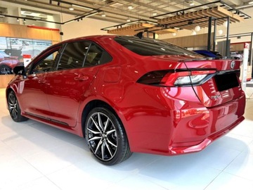 Toyota Corolla XII Sedan Facelifting 1.8 Hybrid 140KM 2025 Od ręki - GR Sport 1.8 Hybrid 140KM | Podgrzewane fotele!, zdjęcie 3