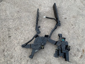 VZPĚRA/TLAKOVAČ MECHANIZMUS KRYT NISSAN 350Z WV2