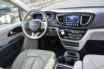 Chrysler Pacifica II 3.6 V6 291KM 2017 Chrysler Pacifica Limited 3.6 V6 291KM 2017r. Pano, zdjęcie 6