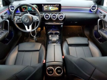 Mercedes Klasa A W177/V177 2021 Mercedes-Benz Klasa A 2021 Mercedes-Benz A-Class A 220 Sedan 2.0 Benzyna, zdjęcie 8