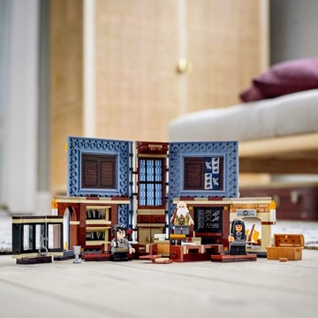 LEGO Harry Potter 76385 Zajęcia z zaklęć i uroków