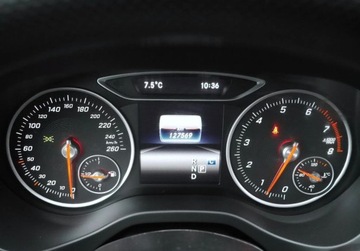 Mercedes GLA I Off-roader 1.6 180 122KM 2017 Mercedes-Benz GLA LIFT 180 Benzyna 122HP Automat Kamera II.wlasciciel GWAR, zdjęcie 12