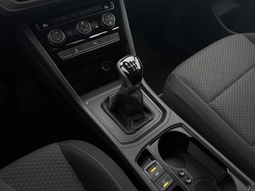 Volkswagen Touran III 1.5 TSI EVO 150KM 2020 Volkswagen Touran 1.5 TSI / 150KM, HAK, Salon Pols, zdjęcie 15