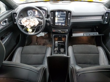 Volvo XC40 2022 Volvo XC 40 T5 R-Design 2022 2.0 Benzyna 248KM, zdjęcie 8