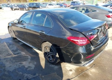 Mercedes Klasa C W206 Limuzyna 2.0 300 258KM 2024 Mercedes-Benz Klasa C 2024r., C 300, 2L, od ubezpieczalni 2.0 Benzyna 259KM, zdjęcie 3