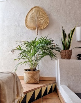 Массивная подставка для цветов, черный металл, сотовая структура