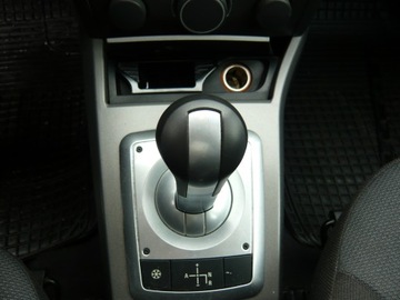 Opel Astra H Hatchback 5d 1.6 Twinport ECOTEC 105KM 2005 Opel Astra 1.6 105 KM , AUTOMAT , Twinport - WARTO, zdjęcie 17