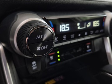 Toyota RAV4 V SUV Facelifting 2.5 Hybrid Dynamic Force 222KM 2025 Executive 2.5 Hybrid AWD 222KM | Podgrzewane fotele!, zdjęcie 10