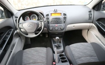 Kia Ceed I Hatchback 1.4 109KM 2009 Kia Ceed Kia Ceed I Kia Ceed I 1.4 1,4 16V KLimatyzacja Multifunkcja Kompu, zdjęcie 1