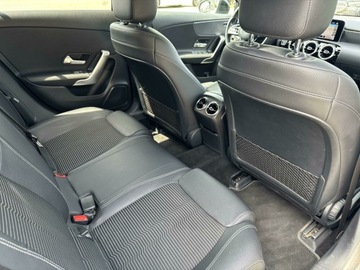 Mercedes Klasa A W177/V177 Hatchback 2.0 250 224KM 2018 Mercedes-Benz A 250 250 Pakiet Progressive - Salon, zdjęcie 18