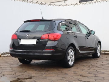Opel Astra J Sports Tourer Facelifting 1.6 CDTI ecoFLEX 110KM 2014 Opel Astra 1.6 CDTI, Klima, Klimatronic, zdjęcie 4